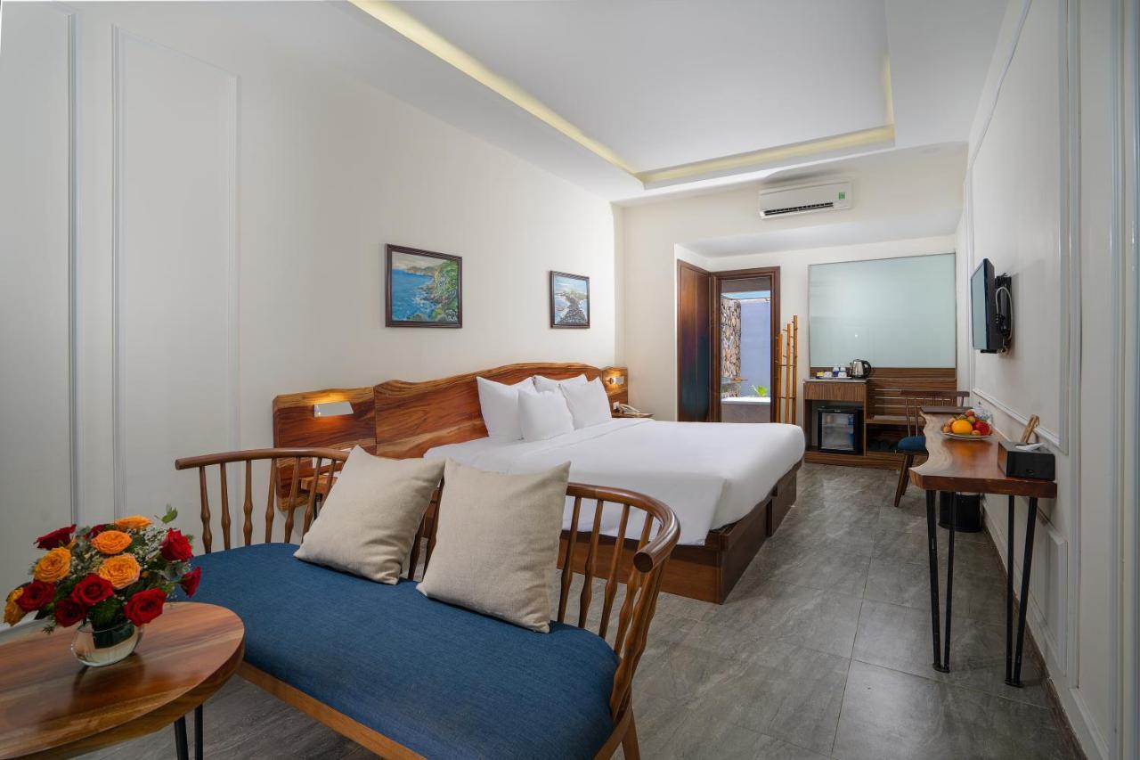 Sala Tuy Hoa Beach Hotel Exterior photo