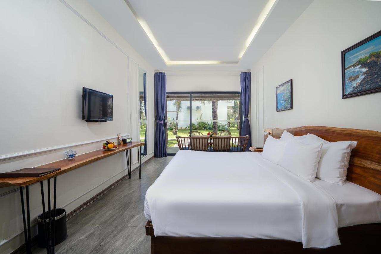Sala Tuy Hoa Beach Hotel Exterior photo