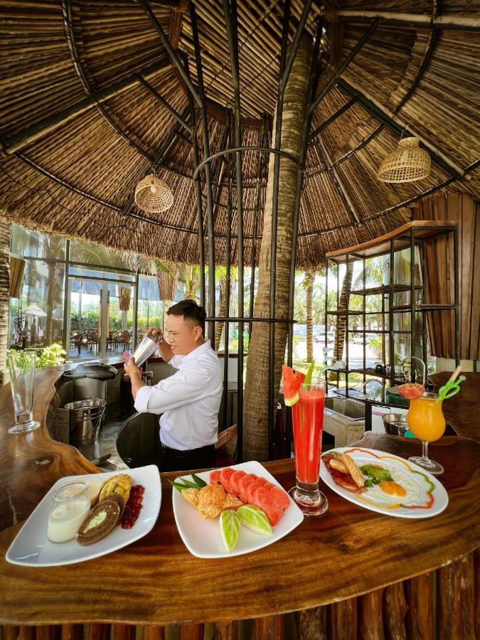 Sala Tuy Hoa Beach Hotel Exterior photo